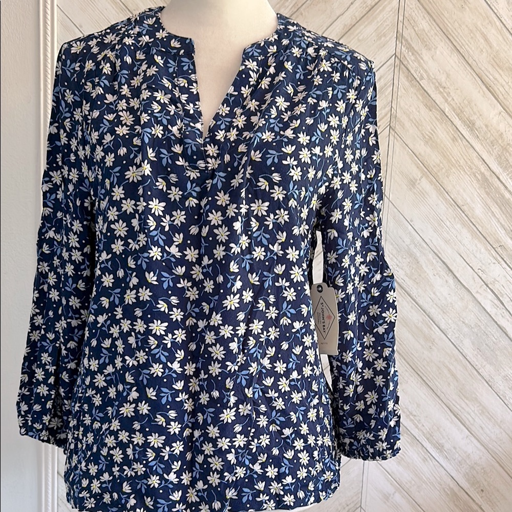 St Johns Bay 100% Rayon Women's Blue Floral 3/4 Sleeve V Neck Shirt Top Size PS